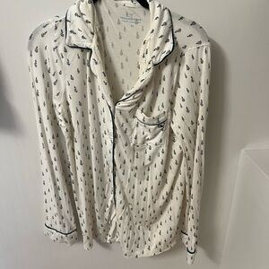 Vineyard Vines Cream and Black Tree Pajama Set